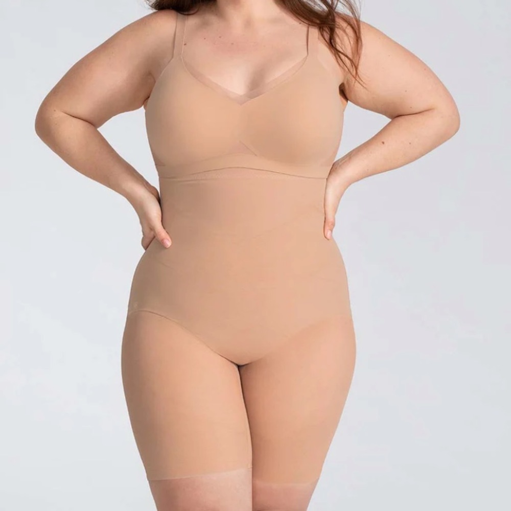 HoneyLove SuperPower Short - Size Medium - Beige